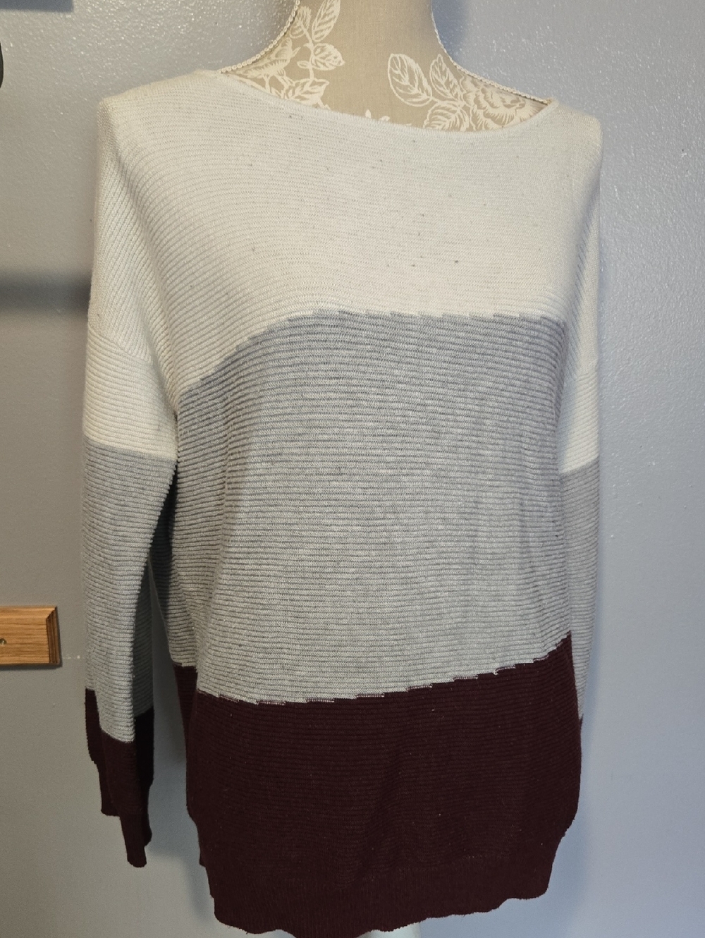 Evolutiob By Cyrus Colorblock Boatneck Sweater in White, Gray & Burgundy